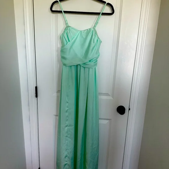 Seafoam Green Maxi Formal Dress | Color: Green | Size: 6 | Kelynneh's Closet Seafoam Green Maxi Formal Dress | Color: Green | Size: 6 | Kelynneh's Closet